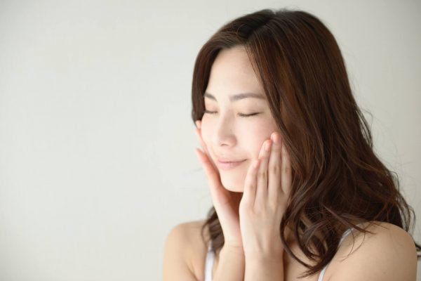 シミを撃退 肝斑にきく 美白成分6選とオススメ美白コスメ サビーナウェルネスマガジン